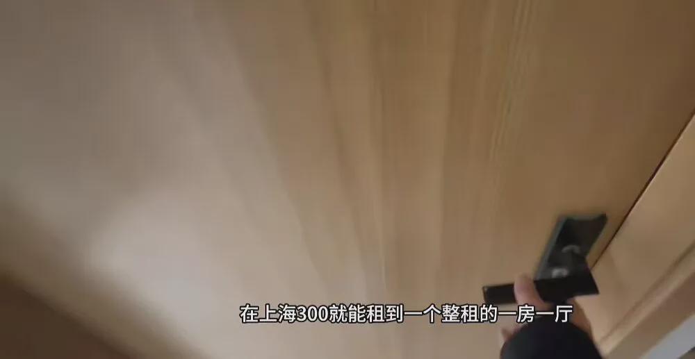 马桶后面是地铺 马桶后面贴砖造型