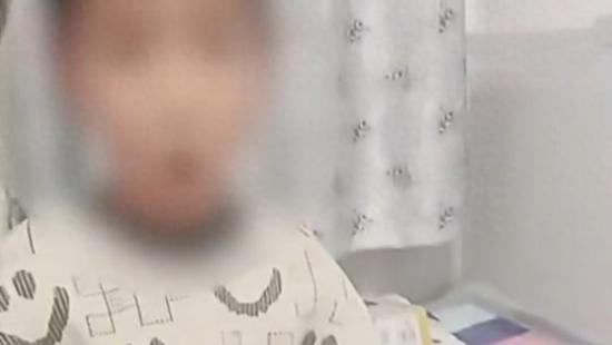 山东5岁男童死因查明，生母男友被曝曾问医生：妈打死孩子用不用负责